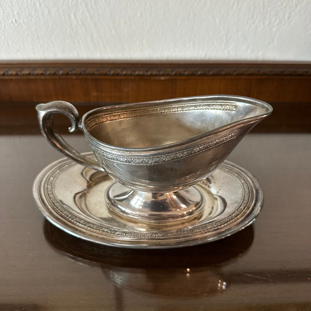 New Amsterdam Silver Co EPNS Gravy Boat and Underplate Set C1032 Vintage Silver